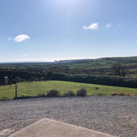Captivating 1-Bed Apartment In Cloyne Cork Eksteriør billede