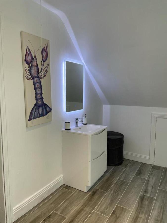 Captivating 1-Bed Apartment In Cloyne Cork Eksteriør billede
