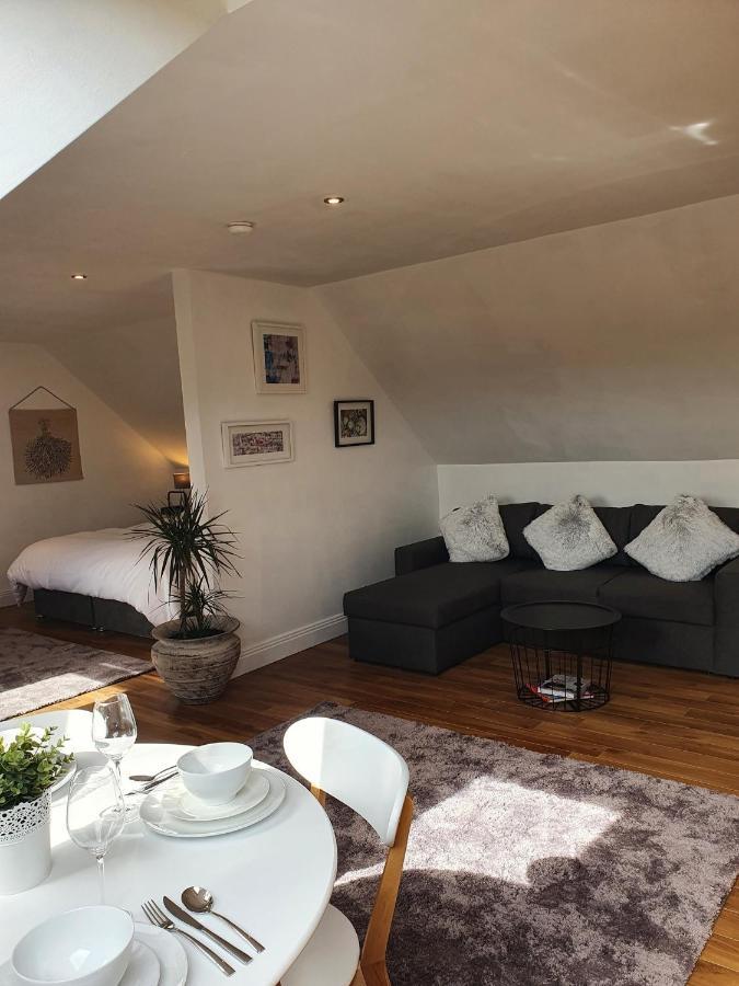 Captivating 1-Bed Apartment In Cloyne Cork Eksteriør billede